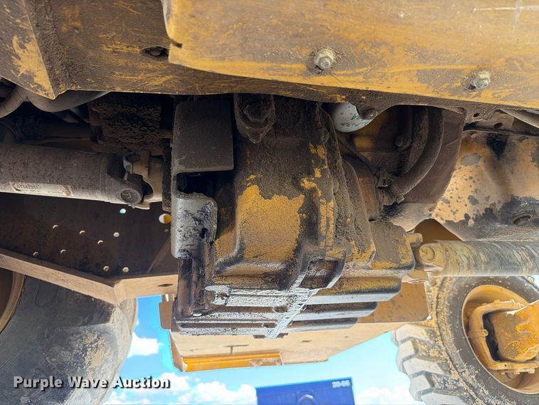 image for item FI2021 2010 John Deere 310J backhoe