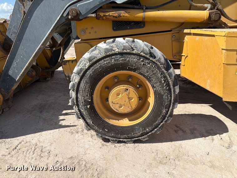 image for item FI2021 2010 John Deere 310J backhoe