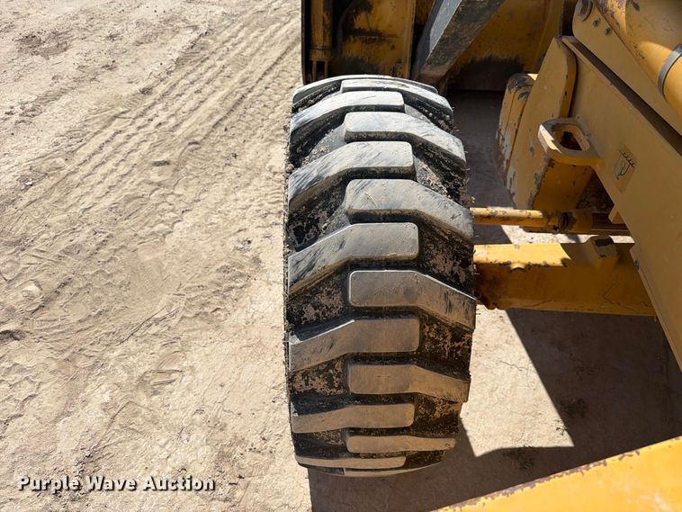 image for item FI2021 2010 John Deere 310J backhoe