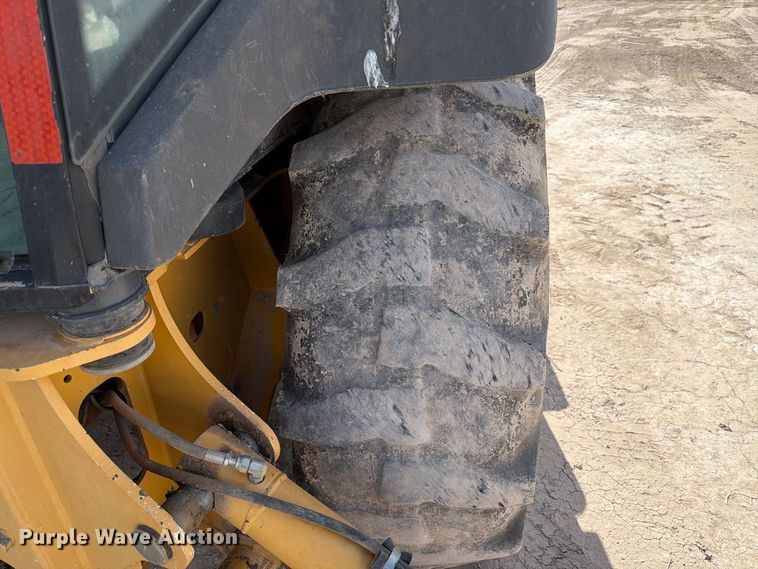 image for item FI2021 2010 John Deere 310J backhoe