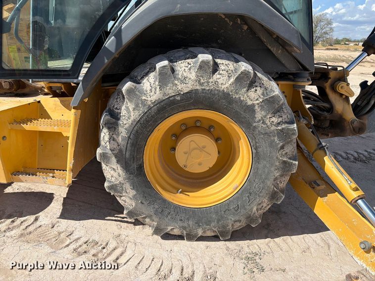 image for item FI2021 2010 John Deere 310J backhoe