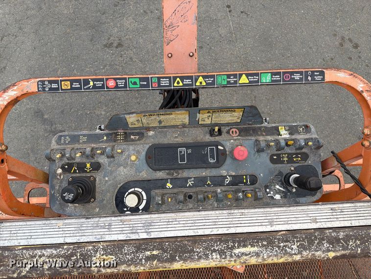 image for item FI2022 2014 JLG 1350SJP boom lift
