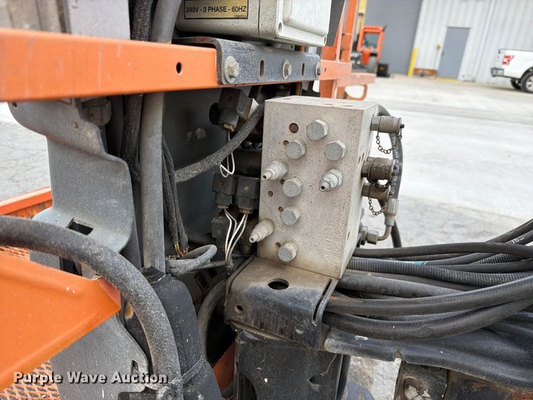 image for item FI2022 2014 JLG 1350SJP boom lift