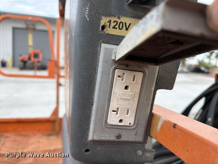 image for item FI2022 2014 JLG 1350SJP boom lift
