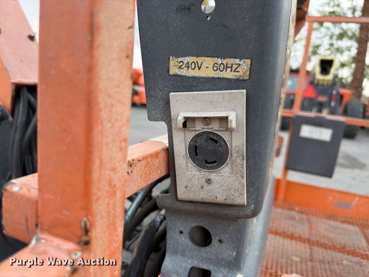 image for item FI2022 2014 JLG 1350SJP boom lift