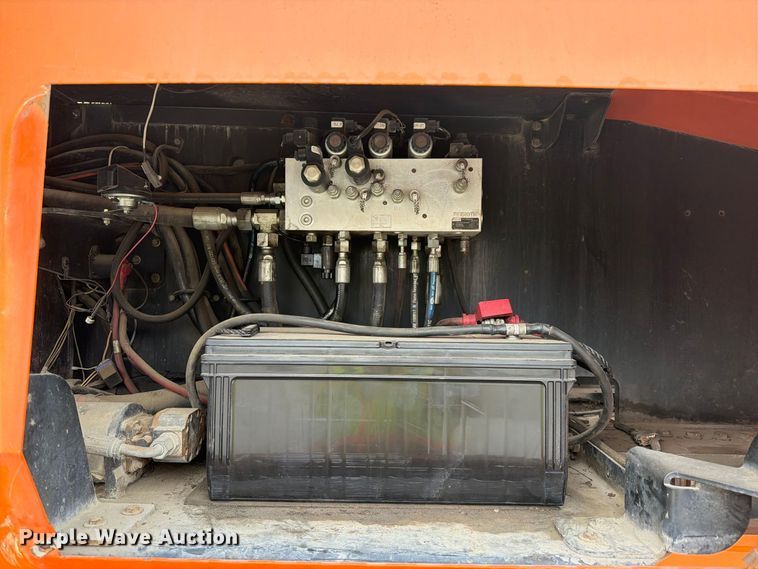 image for item FI2022 2014 JLG 1350SJP boom lift
