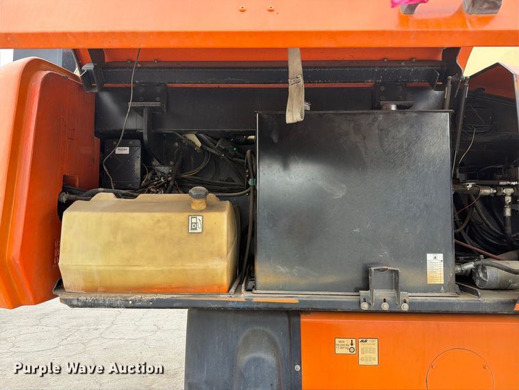 image for item FI2022 2014 JLG 1350SJP boom lift