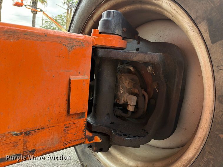 image for item FI2022 2014 JLG 1350SJP boom lift