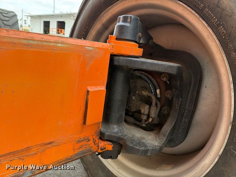 image for item FI2022 2014 JLG 1350SJP boom lift