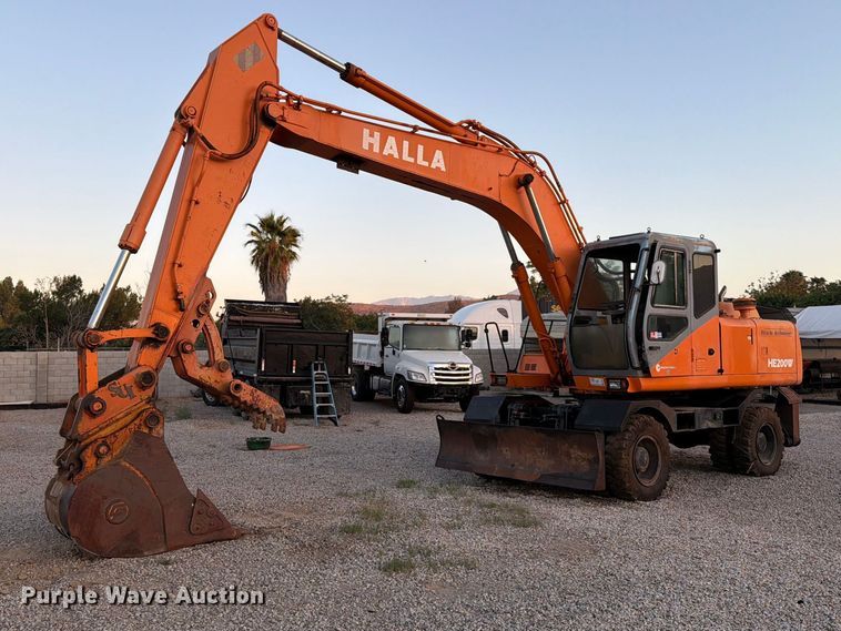 1998 Halla HE200W wheeled excavator
