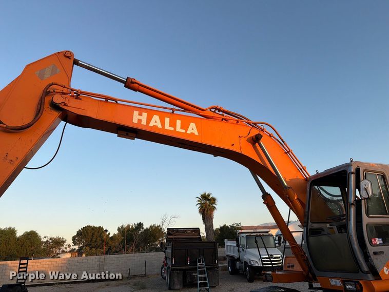 image for item FI2024 1998 Halla HE200W wheeled excavator