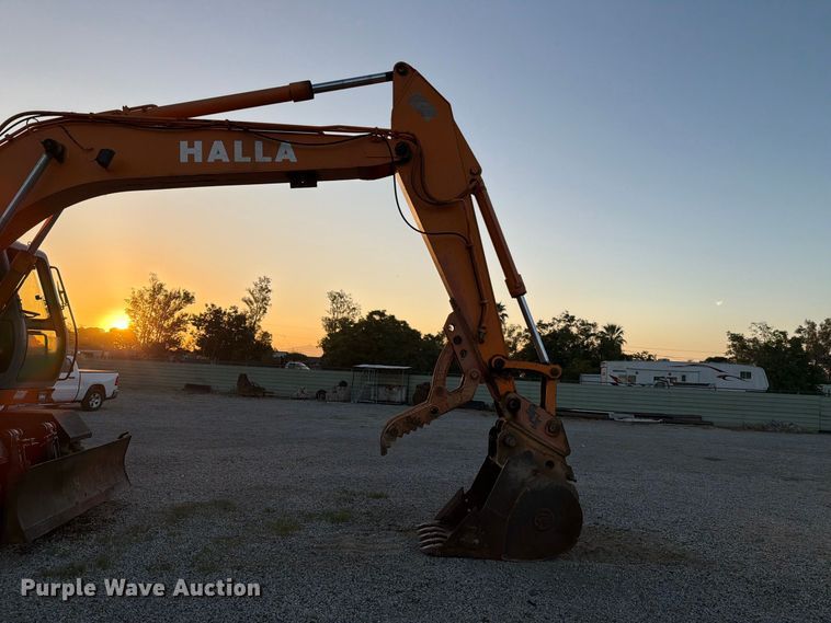 image for item FI2024 1998 Halla HE200W wheeled excavator