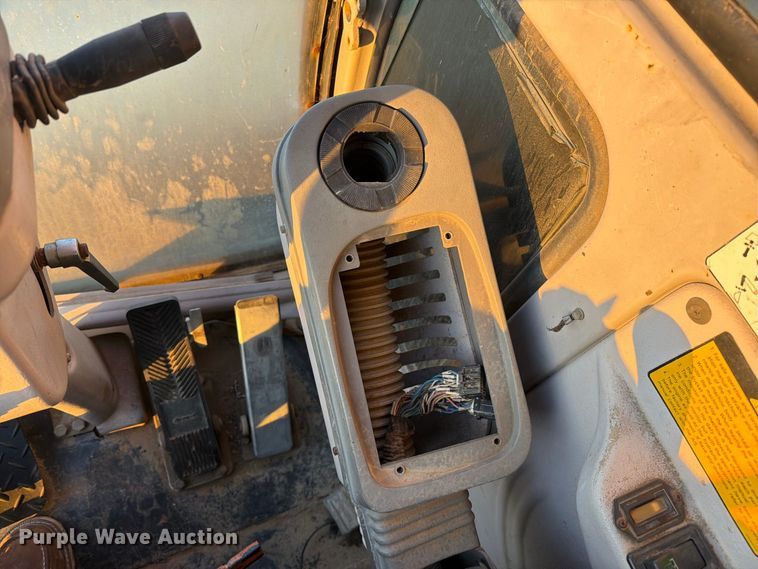 image for item FI2024 1998 Halla HE200W wheeled excavator