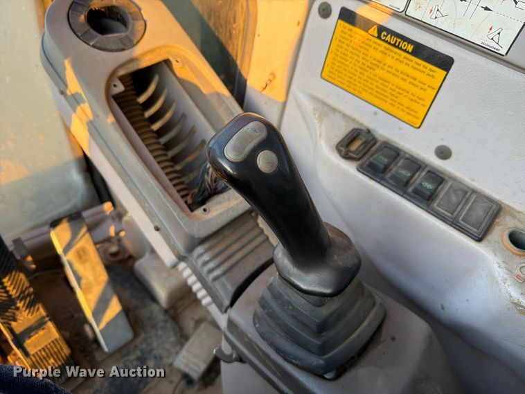 image for item FI2024 1998 Halla HE200W wheeled excavator