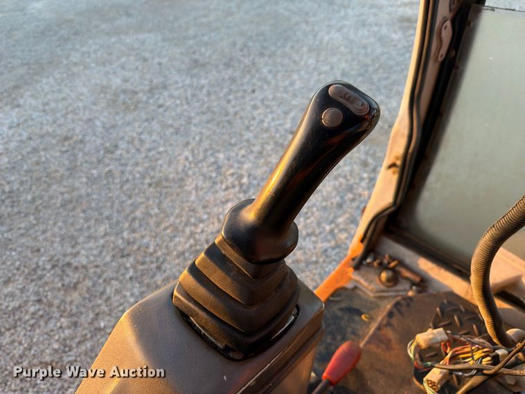 image for item FI2024 1998 Halla HE200W wheeled excavator