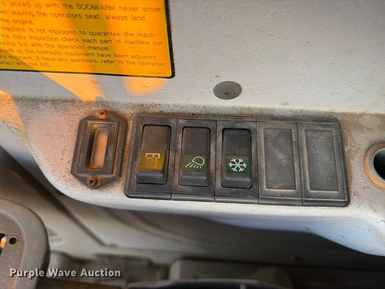 image for item FI2024 1998 Halla HE200W wheeled excavator