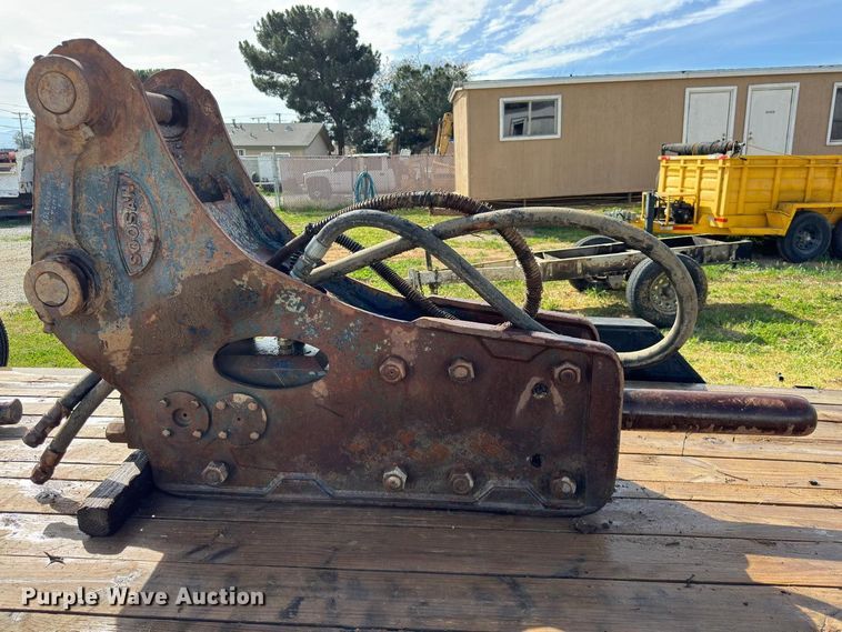 image for item FI2024 1998 Halla HE200W wheeled excavator