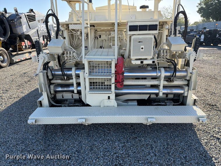 image for item FI2025 2007 Cedar Rapids CR352L paver