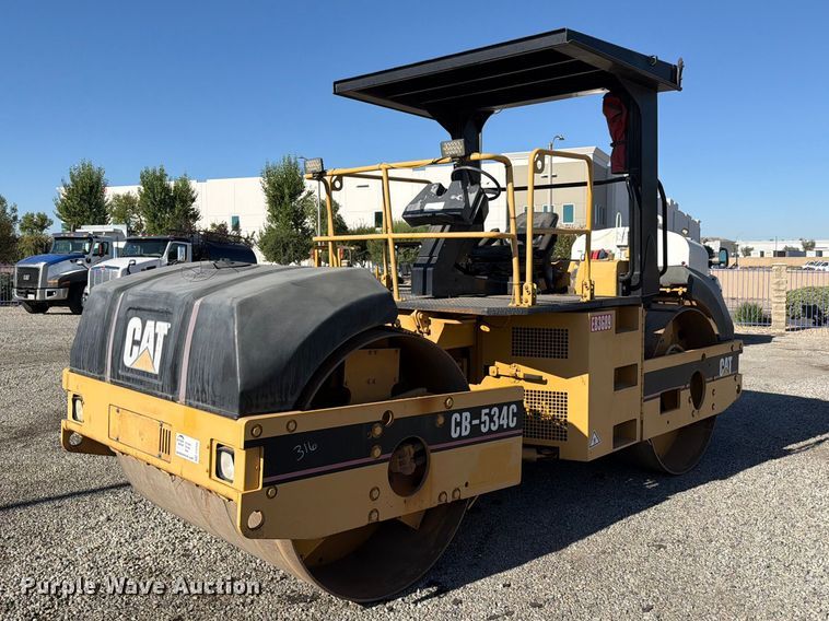 2001 Caterpillar CB-5340 double drum vibratory roller