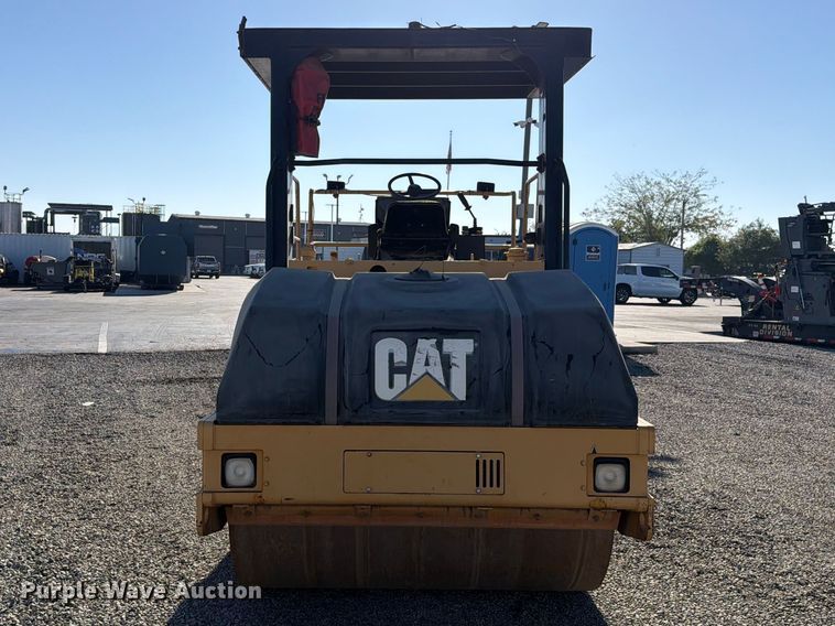 image for item FI2026 2001 Caterpillar CB-5340 double drum vibratory roller