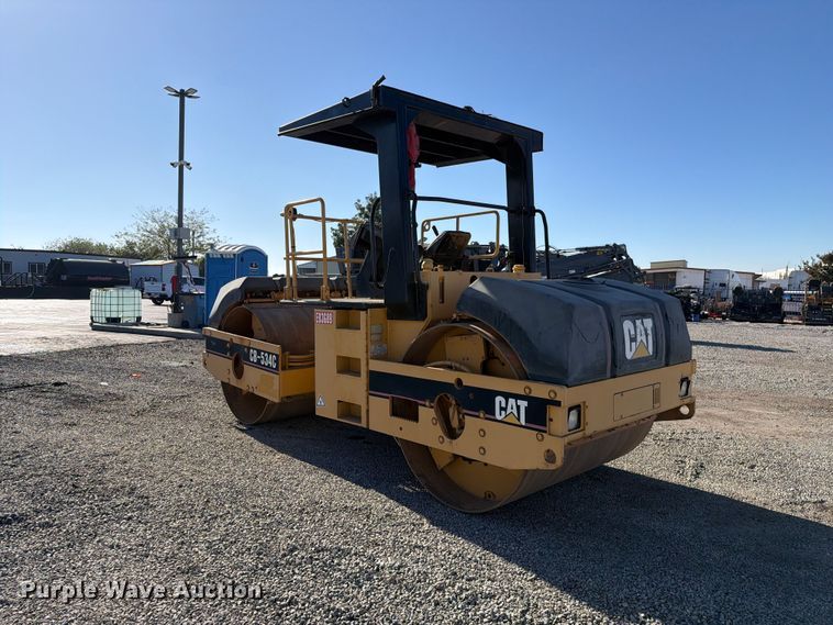 image for item FI2026 2001 Caterpillar CB-5340 double drum vibratory roller