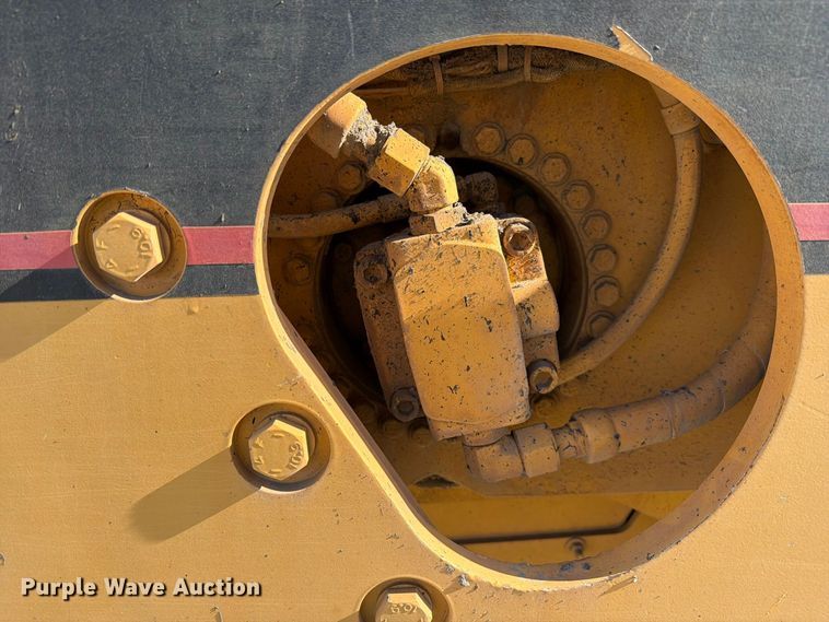 image for item FI2026 2001 Caterpillar CB-5340 double drum vibratory roller