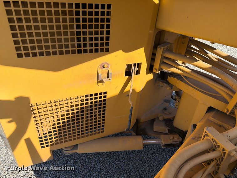 image for item FI2026 2001 Caterpillar CB-5340 double drum vibratory roller