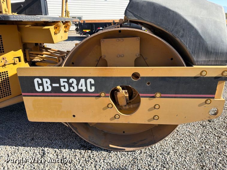 image for item FI2026 2001 Caterpillar CB-5340 double drum vibratory roller