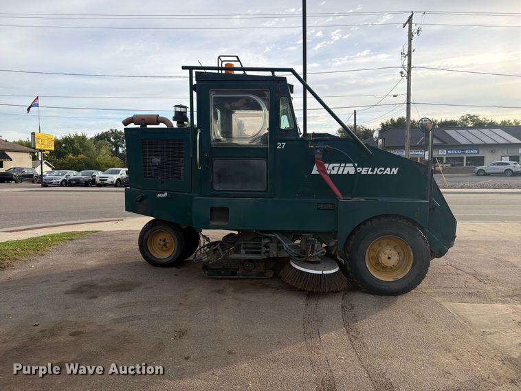 image for item FJ0538 2006 Elgin Pelican Series P street sweeper