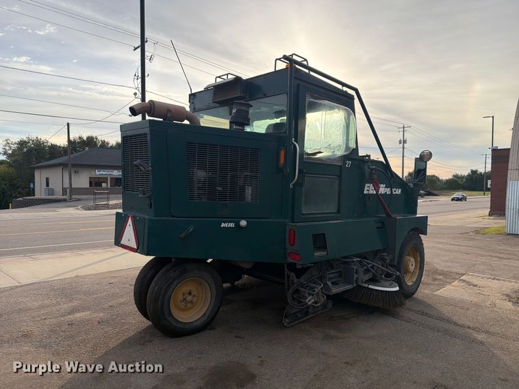 image for item FJ0538 2006 Elgin Pelican Series P street sweeper