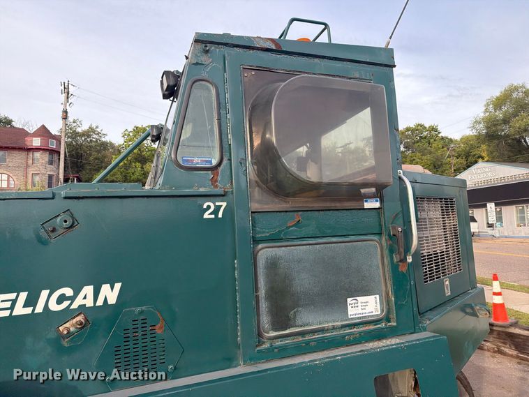 image for item FJ0538 2006 Elgin Pelican Series P street sweeper