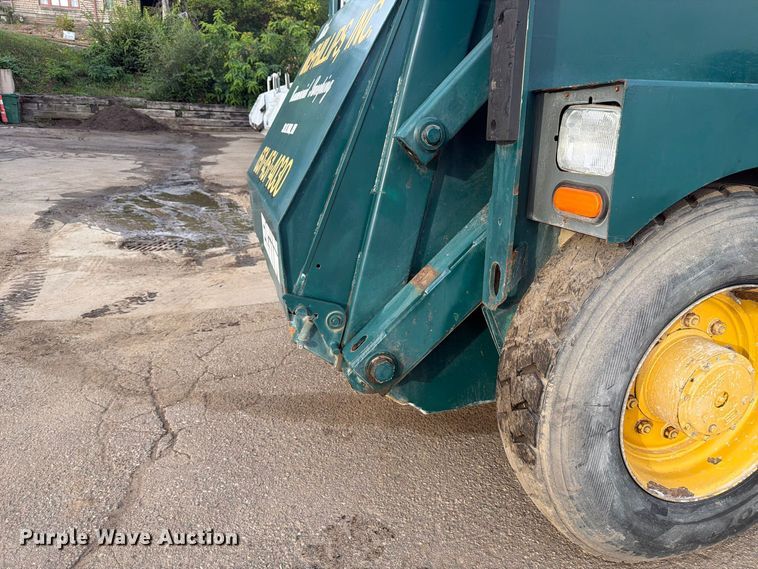 image for item FJ0538 2006 Elgin Pelican Series P street sweeper