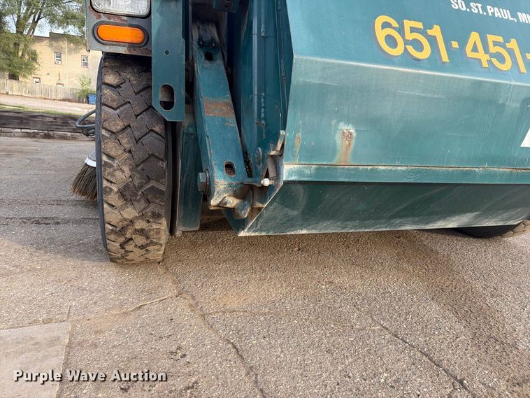 image for item FJ0538 2006 Elgin Pelican Series P street sweeper