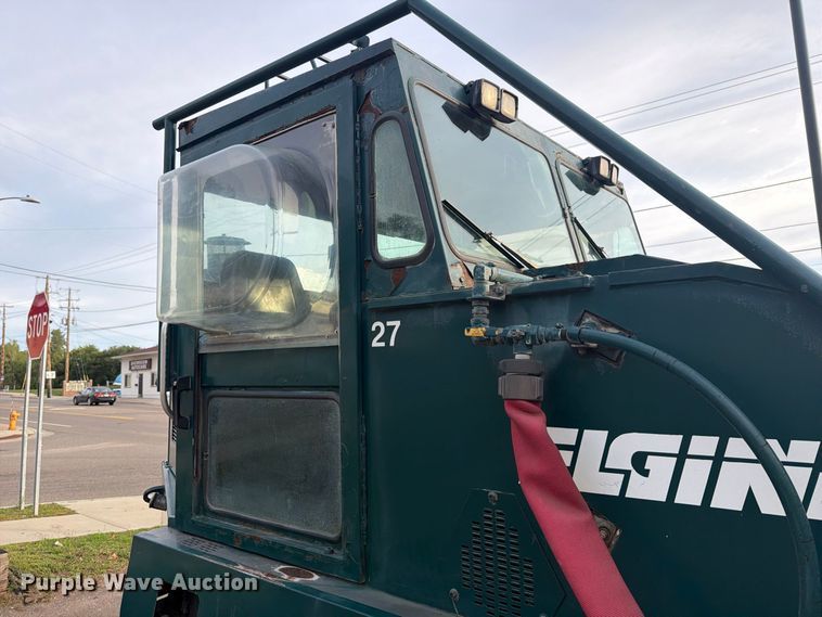 image for item FJ0538 2006 Elgin Pelican Series P street sweeper