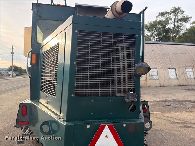 image for item FJ0538 2006 Elgin Pelican Series P street sweeper