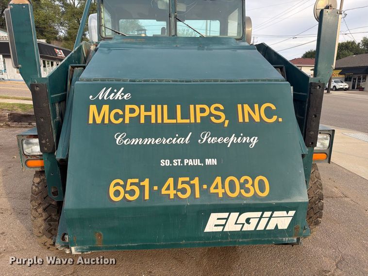 image for item FJ0538 2006 Elgin Pelican Series P street sweeper