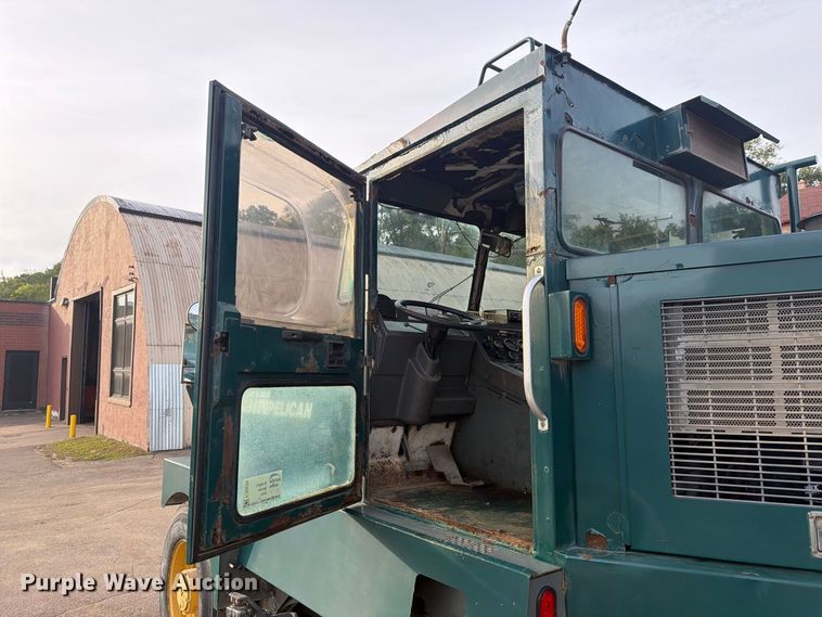 image for item FJ0538 2006 Elgin Pelican Series P street sweeper