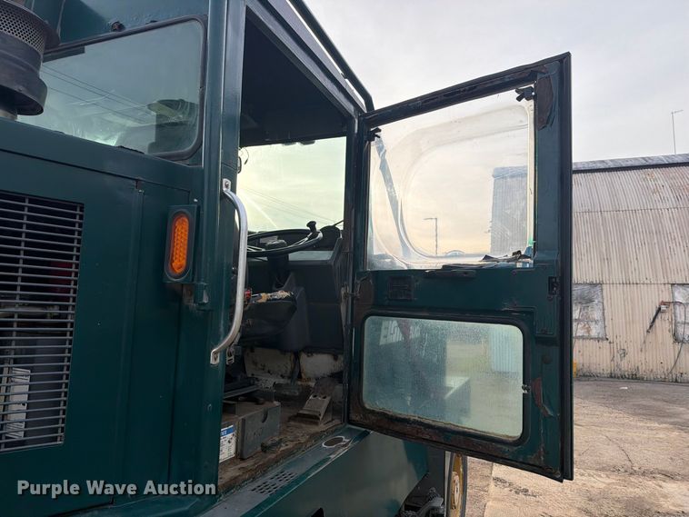 image for item FJ0538 2006 Elgin Pelican Series P street sweeper