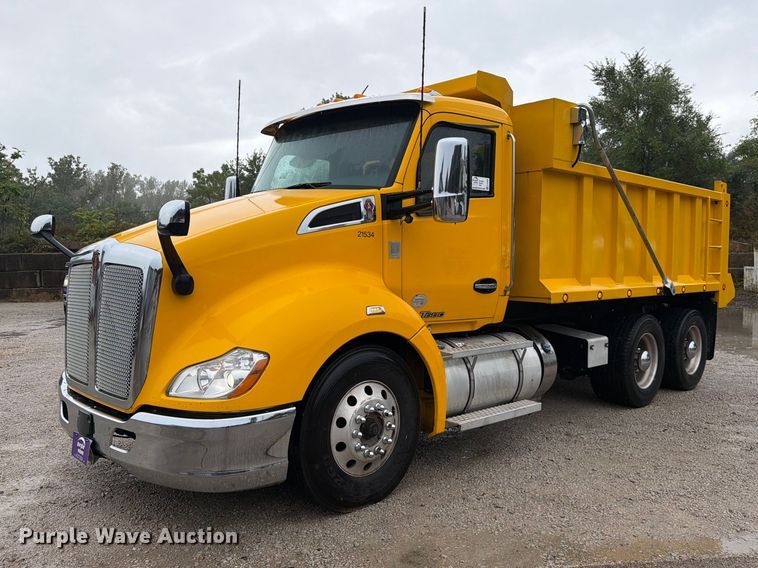 image for item FJ2006 2021 Kenworth T680 dump truck