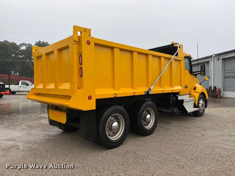 image for item FJ2006 2021 Kenworth T680 dump truck