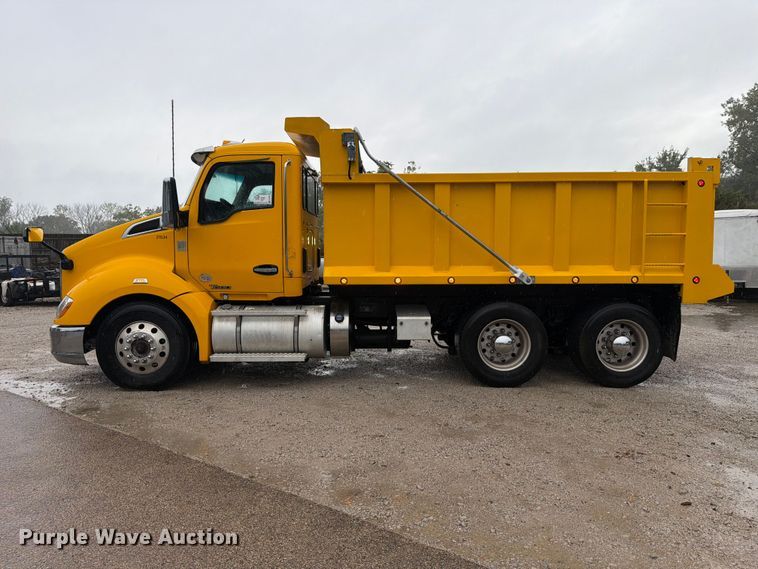 image for item FJ2006 2021 Kenworth T680 dump truck