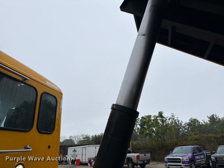 image for item FJ2006 2021 Kenworth T680 dump truck