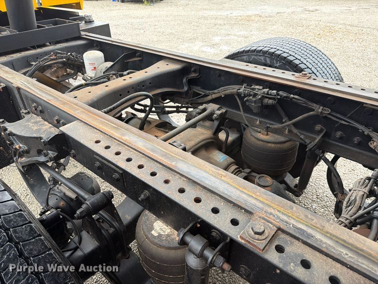 image for item FJ2006 2021 Kenworth T680 dump truck