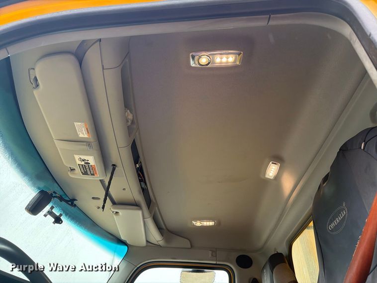 image for item FJ2006 2021 Kenworth T680 dump truck