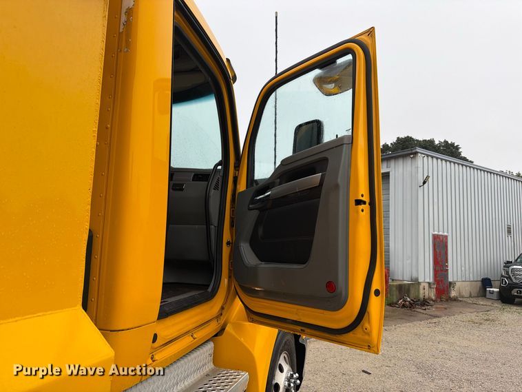 image for item FJ2006 2021 Kenworth T680 dump truck