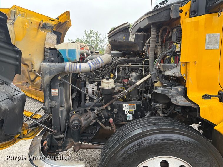 image for item FJ2006 2021 Kenworth T680 dump truck