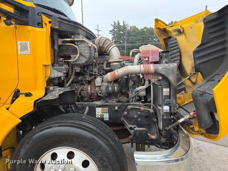 image for item FJ2006 2021 Kenworth T680 dump truck