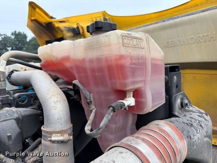 image for item FJ2006 2021 Kenworth T680 dump truck