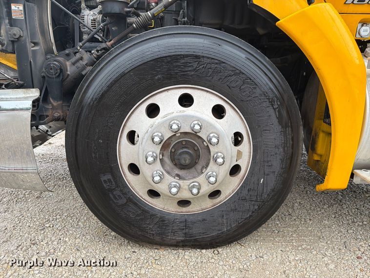 image for item FJ2006 2021 Kenworth T680 dump truck