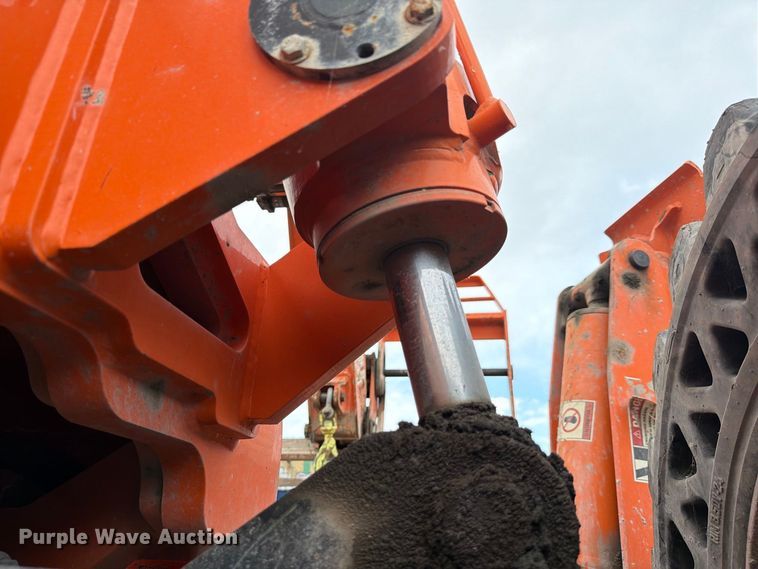 image for item FJ2007 Xtreme XR1255 telehandler